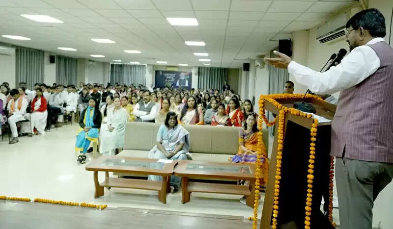 आयुर्वेद प्राकृतिक और प्रभावी चिकित्सा पद्धति : मंत्री पटेल