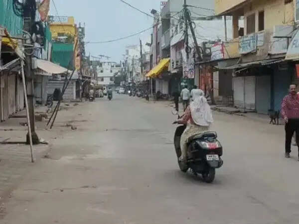 भोपाल: कोलार में सीलिंग के खिलाफ पूर्ण बंद, कारोबारियों ने निकाली 'व्यापार की अर्थी'
