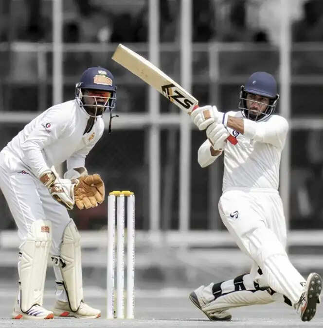 रणजी ट्रॉफी फाइनल : जम्मू-कश्मीर 584 रन पर ऑलआउट, कर्नाटक के सामने बड़ी चुनौती