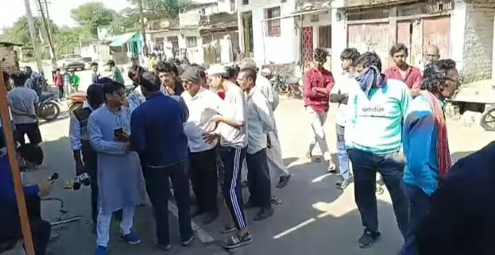 धारः कमरे में मिला महिला का खून से लथपथ शव, पुलिस की शंका प्रथम दृष्टि हत्या का है मामला