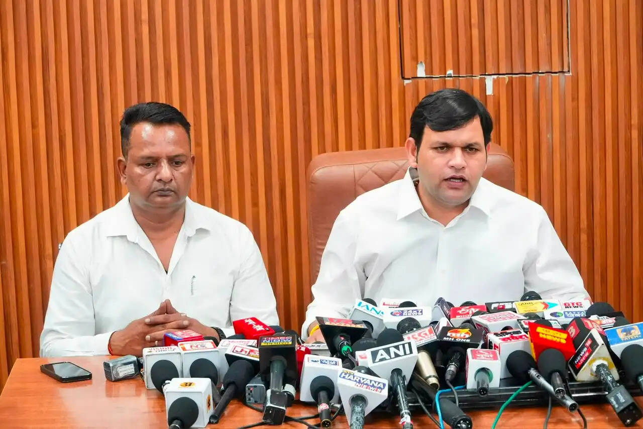 पेपर लीक के दोषियों को किसी कीमत पर नहीं बख्शा जाएगा : गौरव गौतम