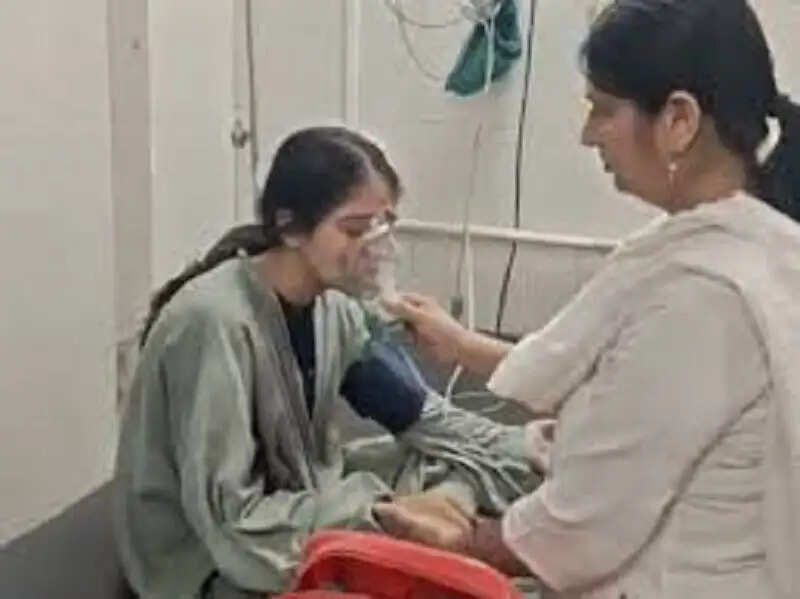 भोपाल के प्रकाश तरण पुष्कर में स्विमिंग के दौरान बच्चों की तबीयत बिगड़ी, सांस लेने में तकलीफ होने पर&nbsp;पहुंचे अस्पताल