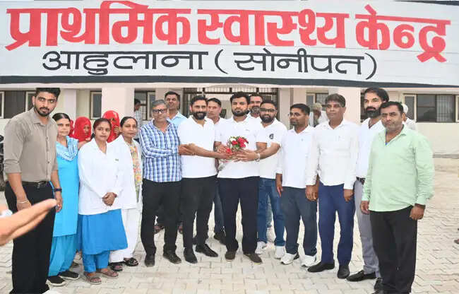 सोनीपत: विधायक देवेंद्र कादियान ने स्वास्थ्य केंद्र लोकार्पित किया