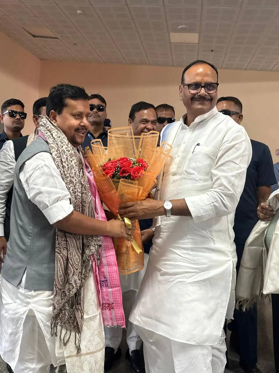 वाराणसी पहुंचे भाजपा अध्यक्ष नितिन नवीन,एयरपोर्ट पर उपमुख्यमंत्री ब्रजेश पाठक ने किया स्वागत