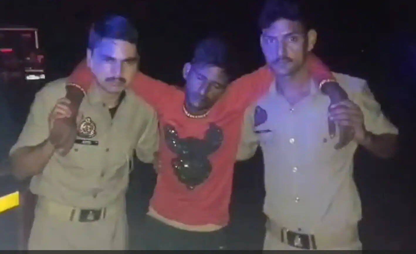 फिरोजाबाद : मुठभेड़ में चार पशु चोर गिरफ्तार, दो गोली लगने से घायल