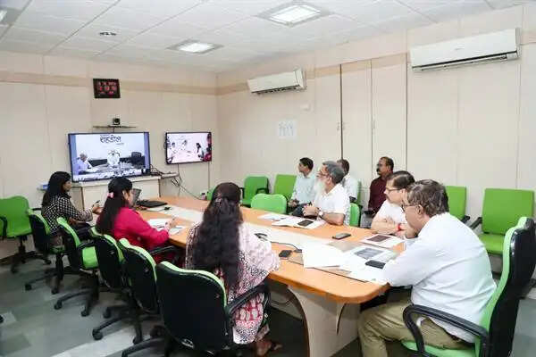 मतदाता सूची पुनरीक्षण में न हो देरी, समयबद्धता से करें कार्य :&nbsp;राज्य निर्वाचन आयोग के सचिव
