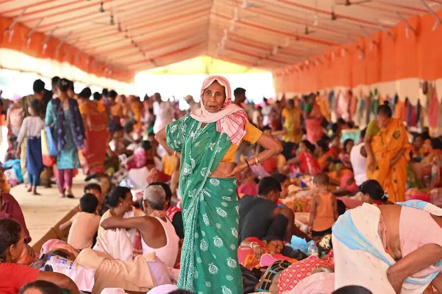 पूसीरे के जीएम ने कामाख्या स्टेशन का निरीक्षण कर अंबुबासी मेले की तैयारियों का लिया जायजा