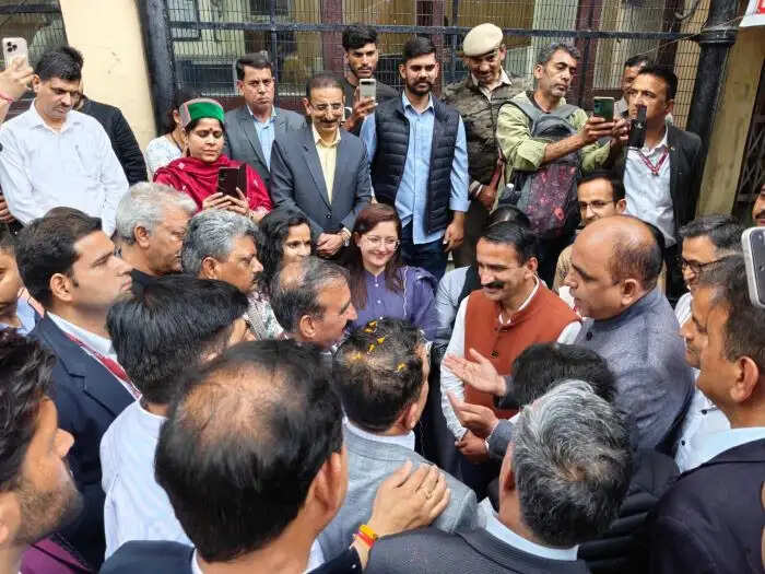 मुख्यमंत्री से मिले हपूटवा प्रतिनिधि, शिक्षकों की पदोन्नति और कैस बहाली की उठाई मांग