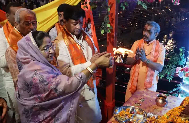 चित्रकूट में रामनवमी को मनी दीपावली, 22 लाख से अधिक दीपों से जगमगाया शहर