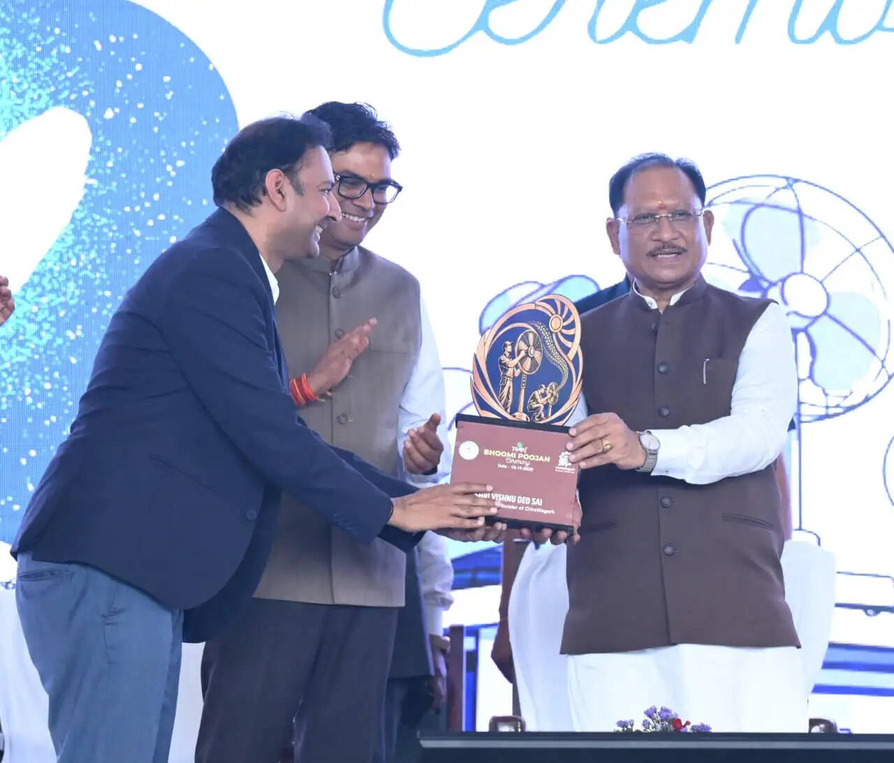 छत्तीसगढ़ में श्रम आधारित उद्योगों को बढ़ावा देकर युवाओं के लिए रोजगार के नए अवसर सृजित कर रही सरकार : मुख्यमंत्री साय