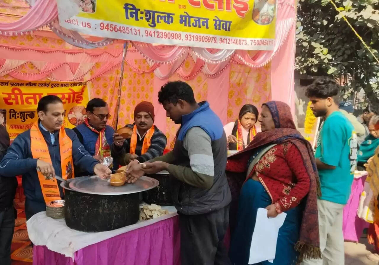 मौनी अमावस्या पर सीता रसोई ने 600 जरूरतमंदों को कराया भोजन