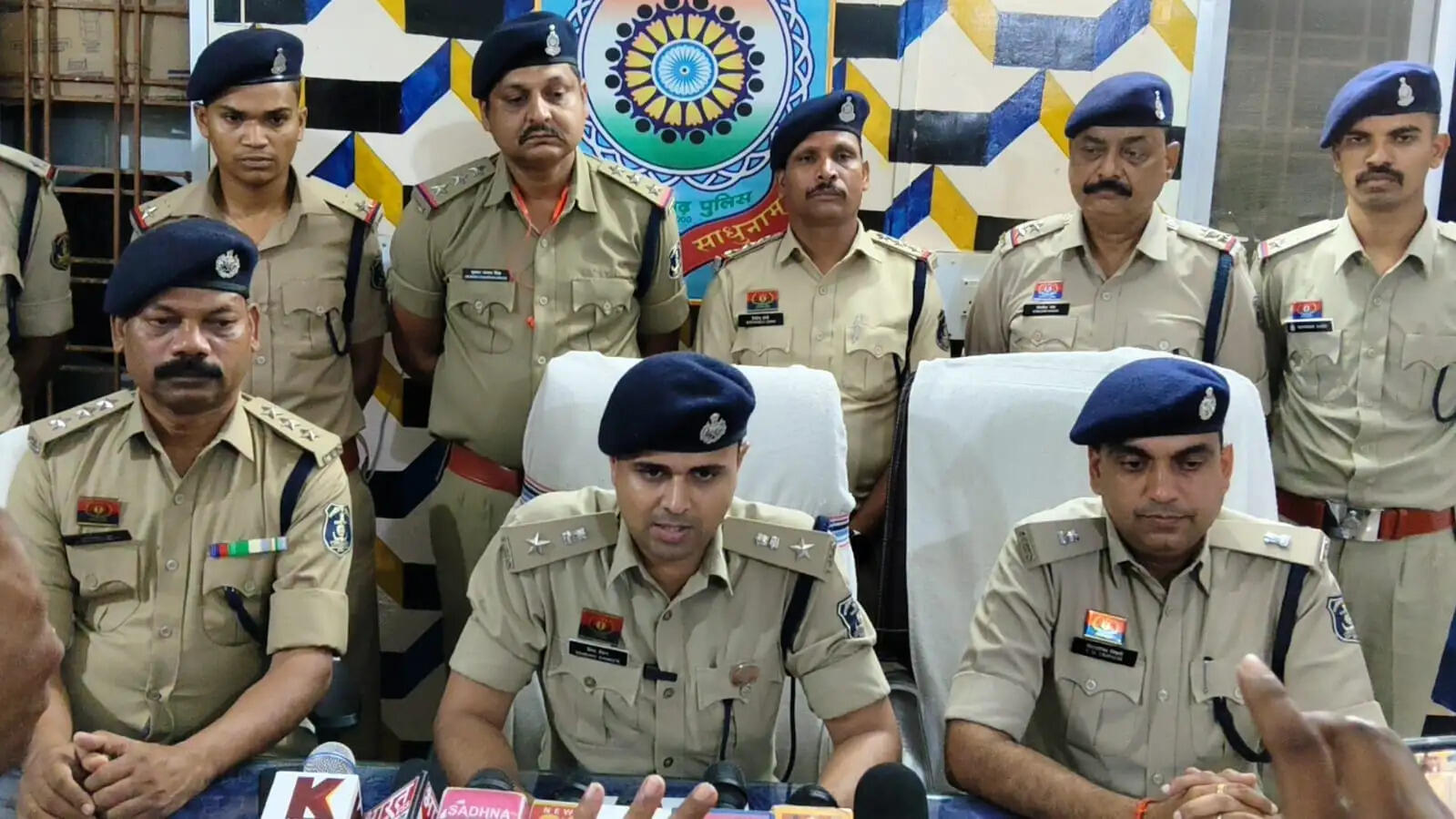 वाड्रफनगर में अरविंद ज्वेलर्स में लाखों की चोरी का खुलासा, अंतरराज्यीय गिरोह के सात आरोपित गिरफ्तार