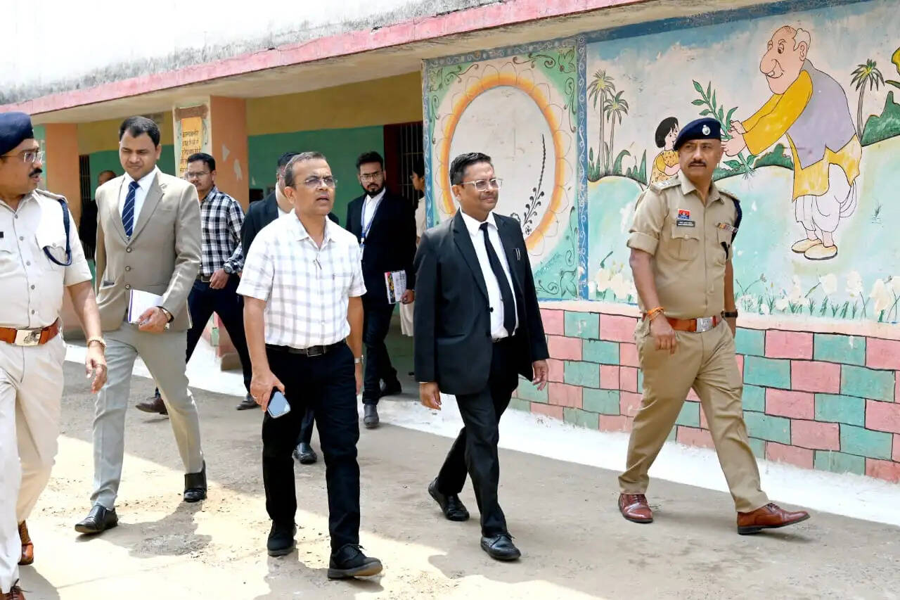 प्रधान जिला न्यायाधीश, कलेक्टर व पुलिस अधीक्षक ने किया जिला जेल का निरीक्षण