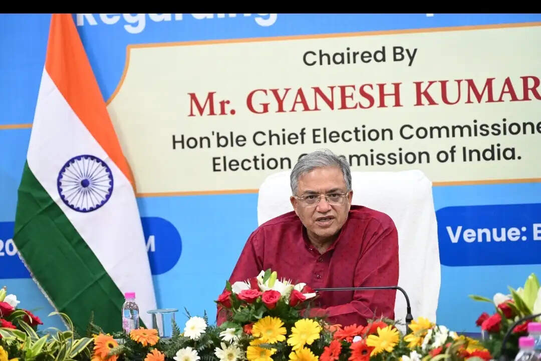 एब्सेंट, शिफ्टेड, डेथ, डुप्लीकेट और विदेशी मतदाताओं की पहचान कर मतदाता सूची का शुद्धिकरण करें : मुख्य निर्वाचन आयुक्त