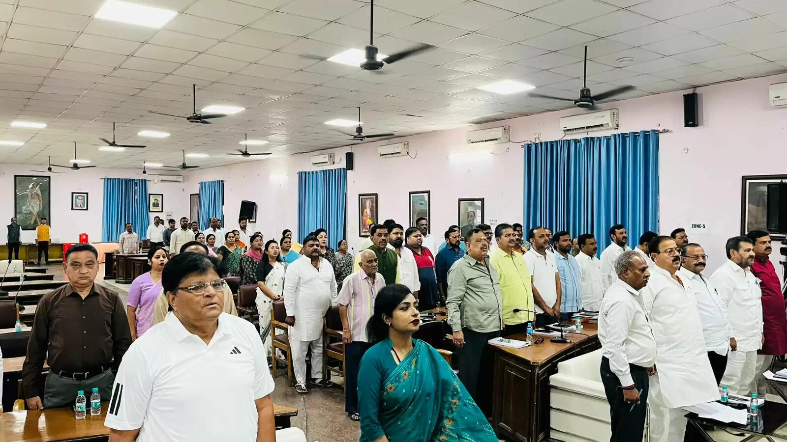 लखनऊ नगर निगम सदन की बैठक में सभी प्रस्ताव सर्वसम्मति से पारित, विकास और जनहित को मिली नई गति