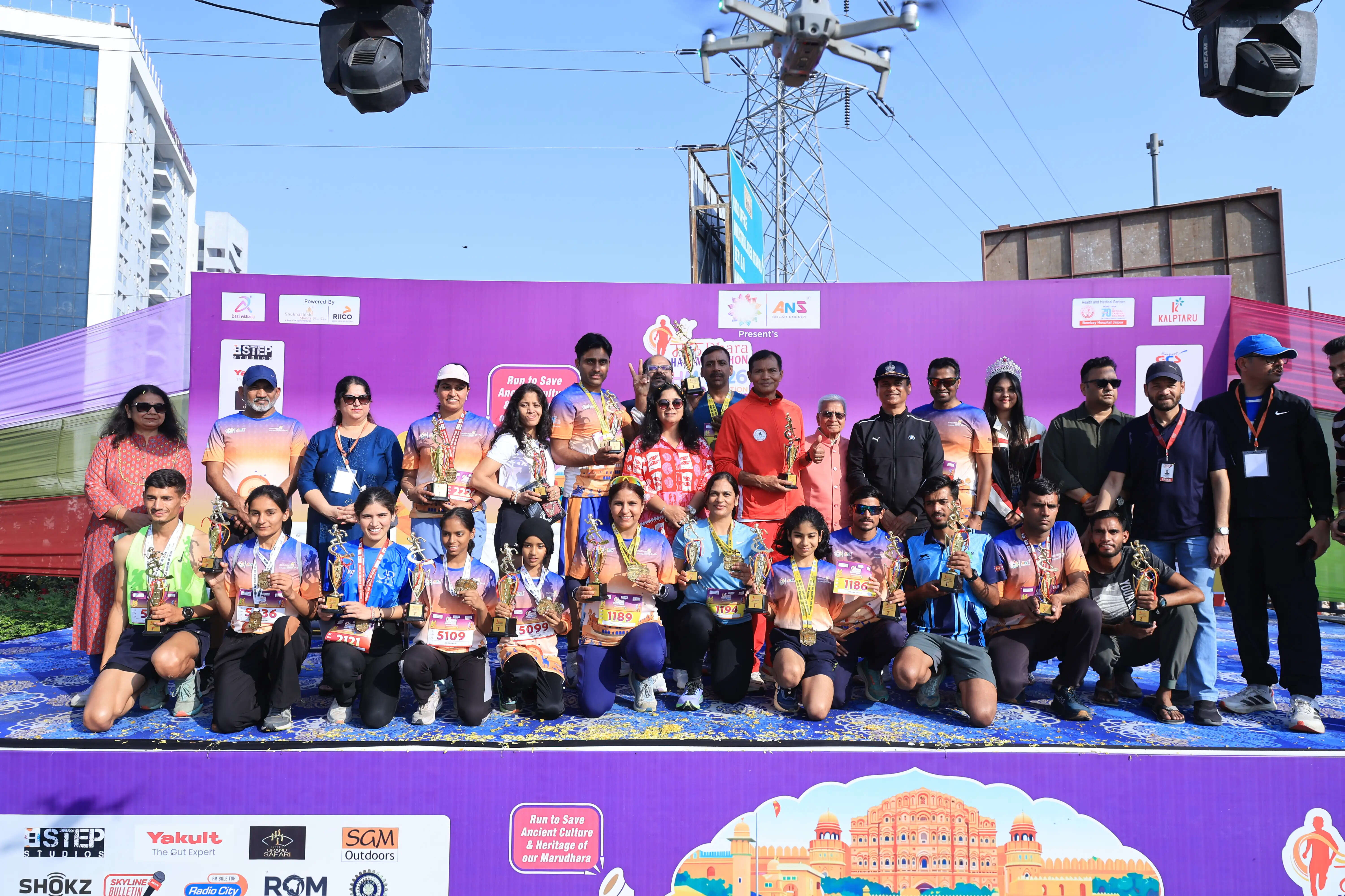 मरुधरा हाफ मैराथन में जयपुर में दौड़े हज़ारों की संख्या में धावक