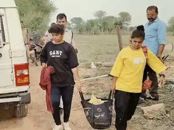 रीवा में गो-मांस की तस्करी के आरोप में दो युवतियां गिरफ्तार, रोकने पर ग्रामीणों पर किया पथराव