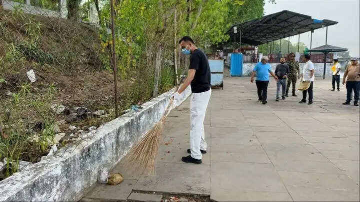 मंडलाः गंगा दशहरा पर नर्मदा भक्ति में डूबा शहर, चुनरी यात्रा के बाद माहिष्मती घाट पर गूंजा रुद्राष्टक