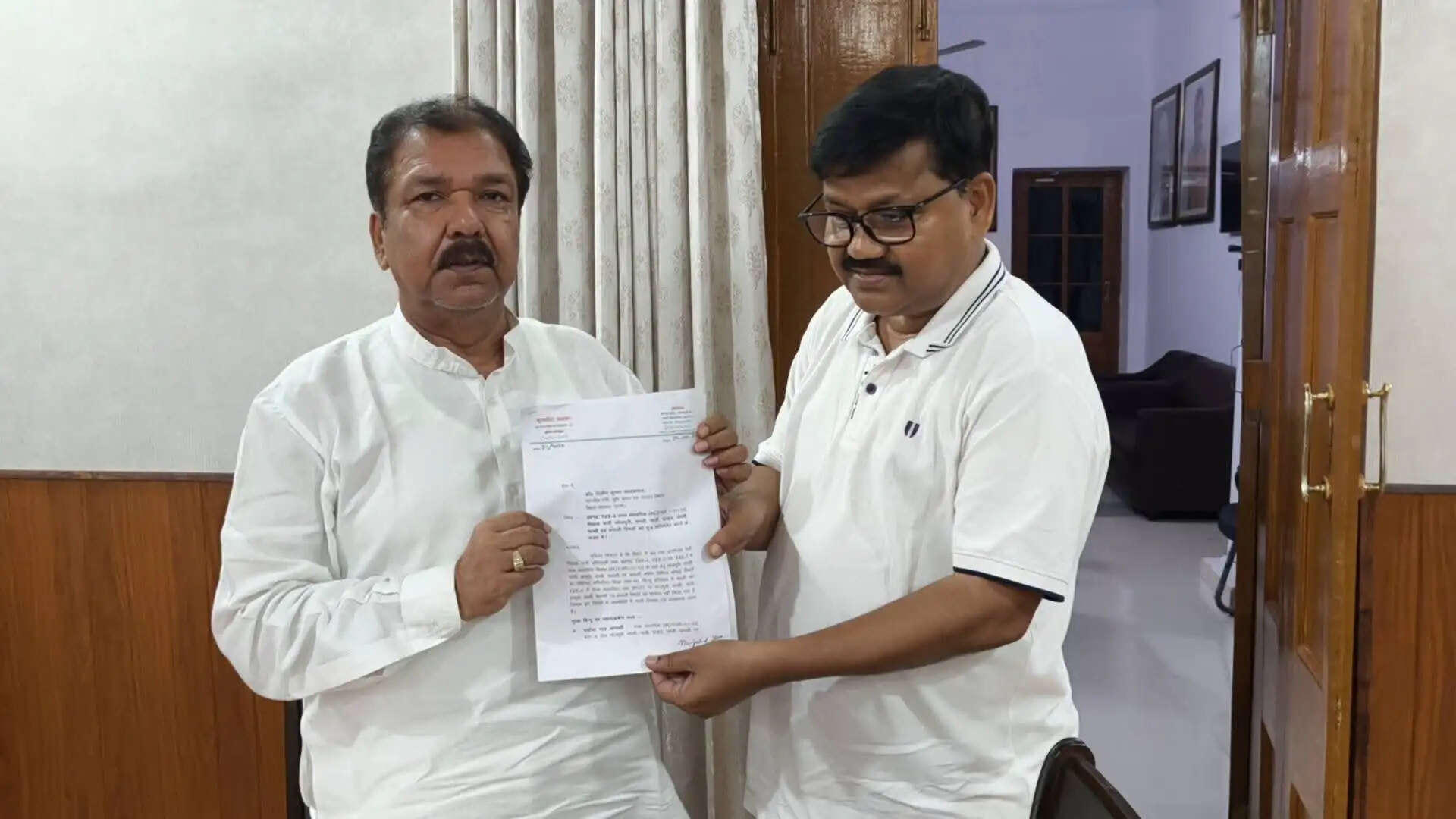 टीआरई-4 शिक्षक भर्ती में अरबी, फ़ारसी समेत सात विषय शामिल करने की मांग, मंत्री को सौंपा ज्ञापन