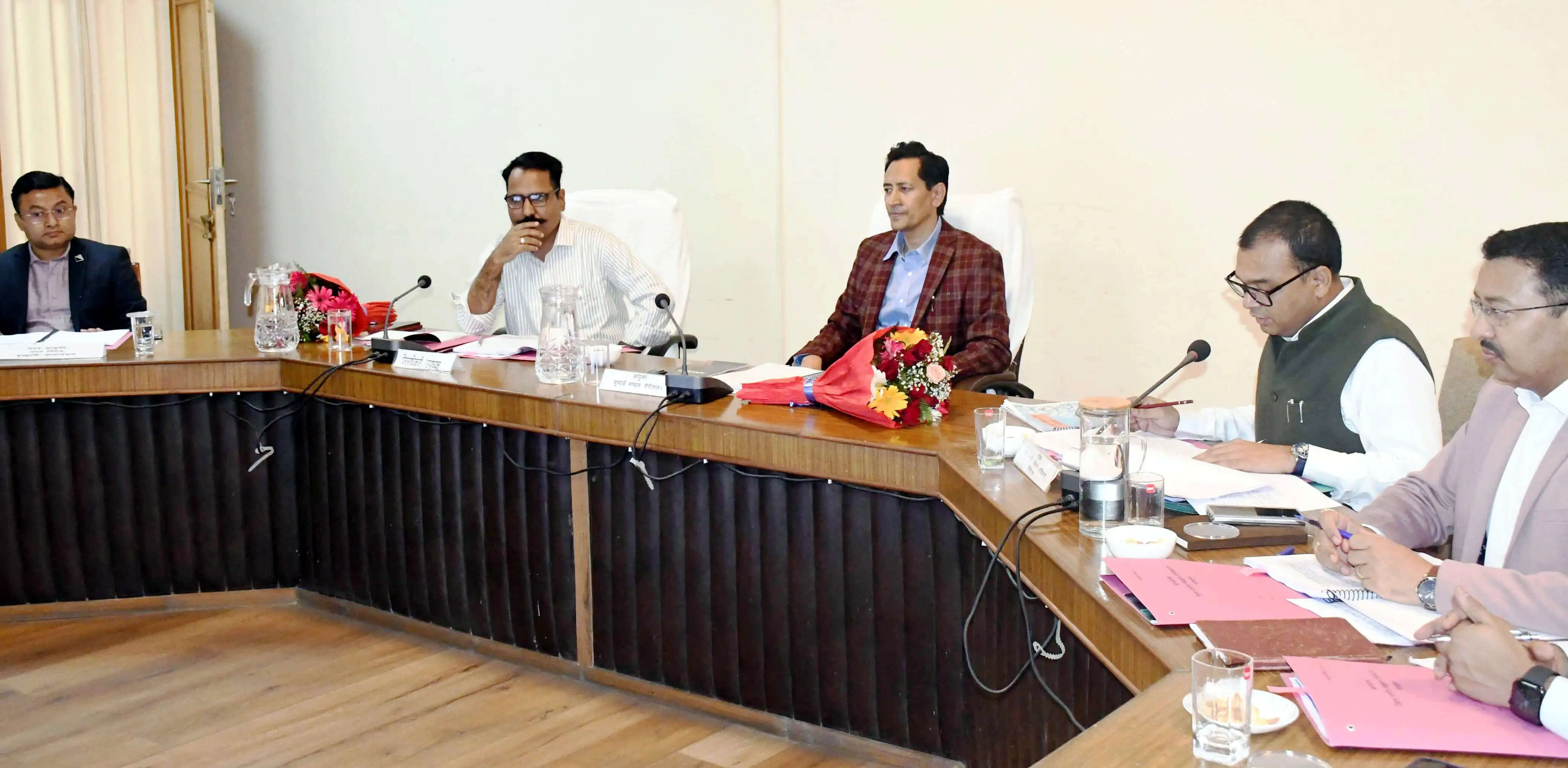 जिला विकास प्राधिकरण की बैठक में जनहित से जुड़े कई महत्वपूर्ण निर्णय, अवैध होम स्टे पर होगी सख्त कार्रवाई