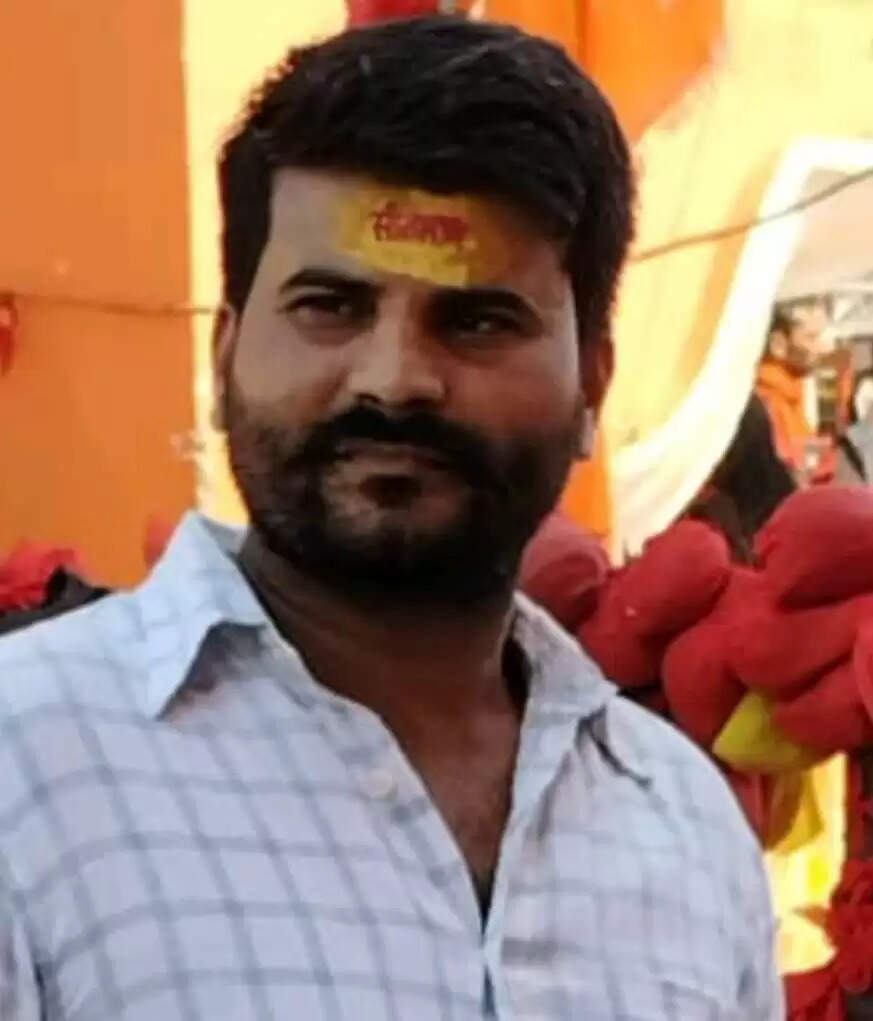 आम के बाग में मिला युवक का नग्न अवस्था में शव