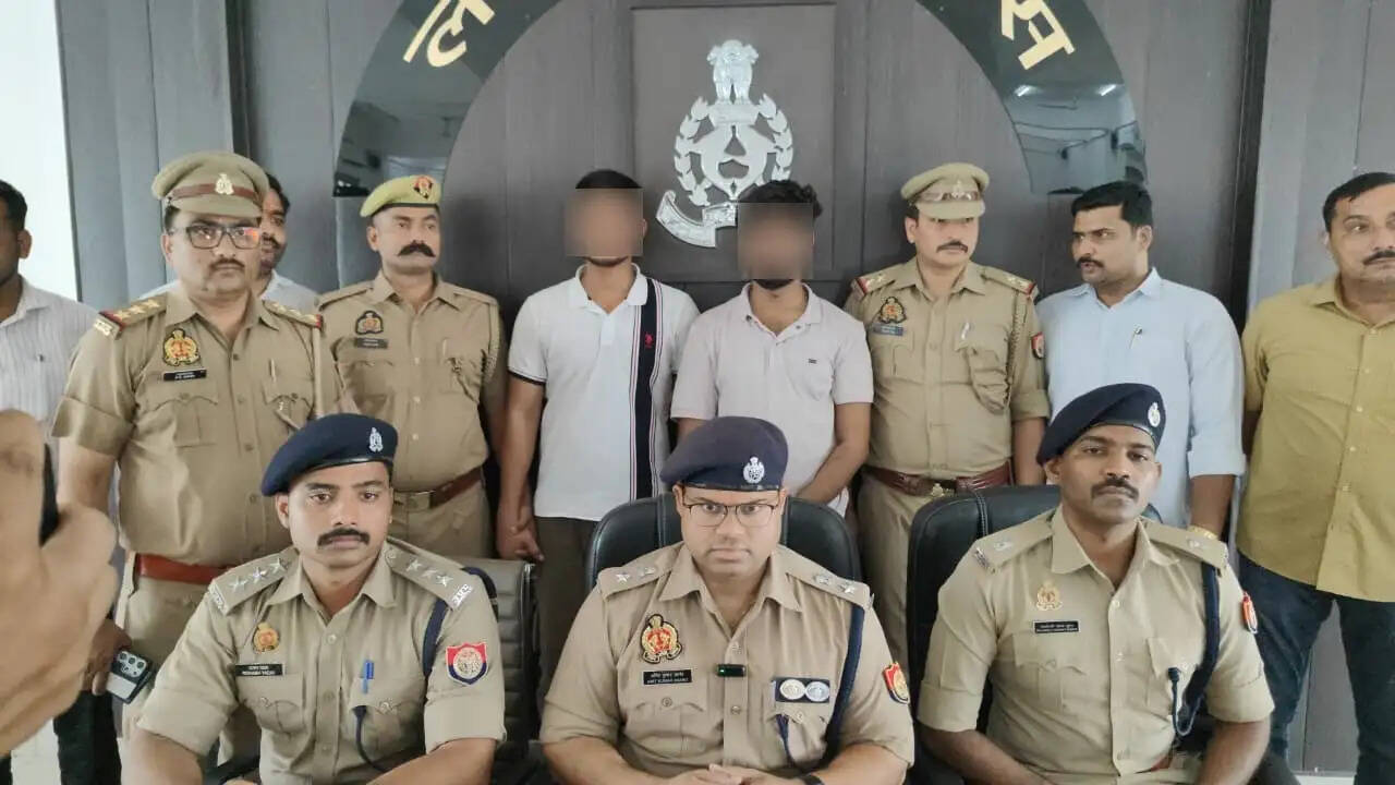 लखनऊ : सुनार को घायल कर करोड़ों का सामान लूटने वाले दो लुटेरे गिरफ्तार