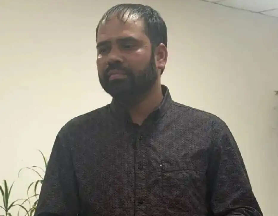 (अपडेट) कानपुर किडनी कांड : फरार 25 हजार का इनामी डॉ रोहित गिरफ्तार