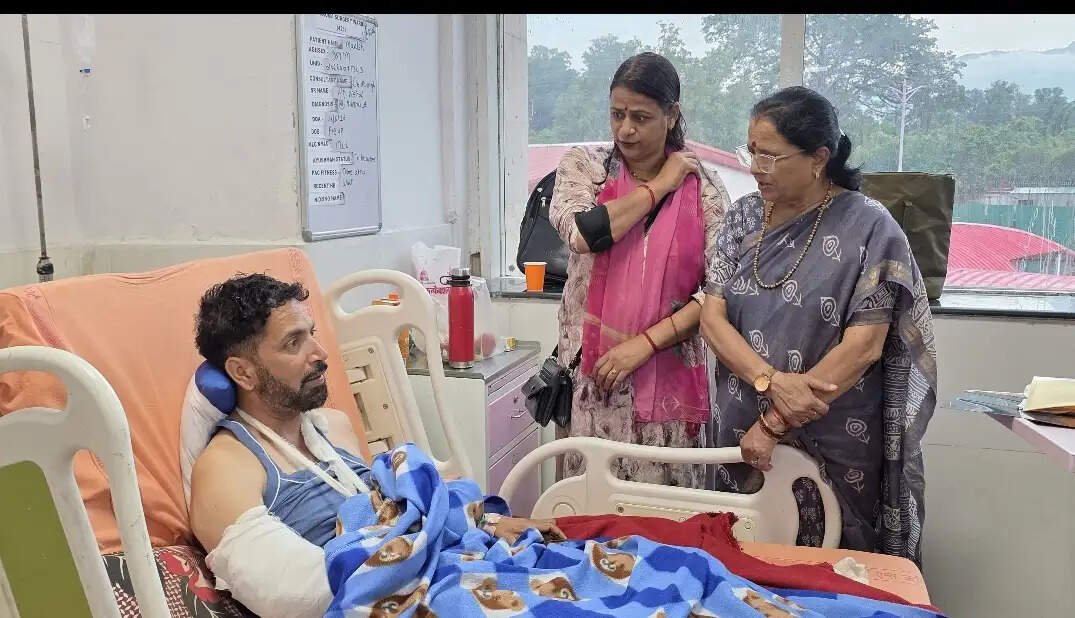 भट्टोवाला गोलीकांड पर महिला आयोग सख्त, अध्यक्ष ने एम्स पहुंचकर जाना घायलों का हाल