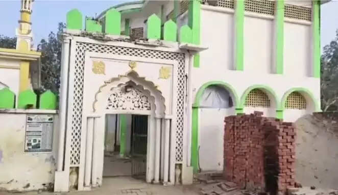 संभल : दादा मियां की जियारत पर प्रशासन की सख्त नजर, मस्जिद एवं मजार काे हटाने के लिए 15 दिन का अल्टीमेटम