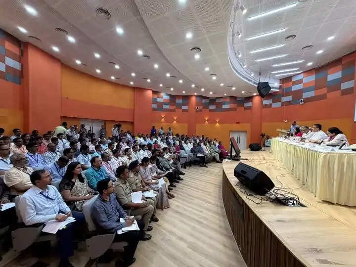 डेंगू से निपटने के लिए कोलकाता में तीन दिवसीय विशेष सफाई अभियान