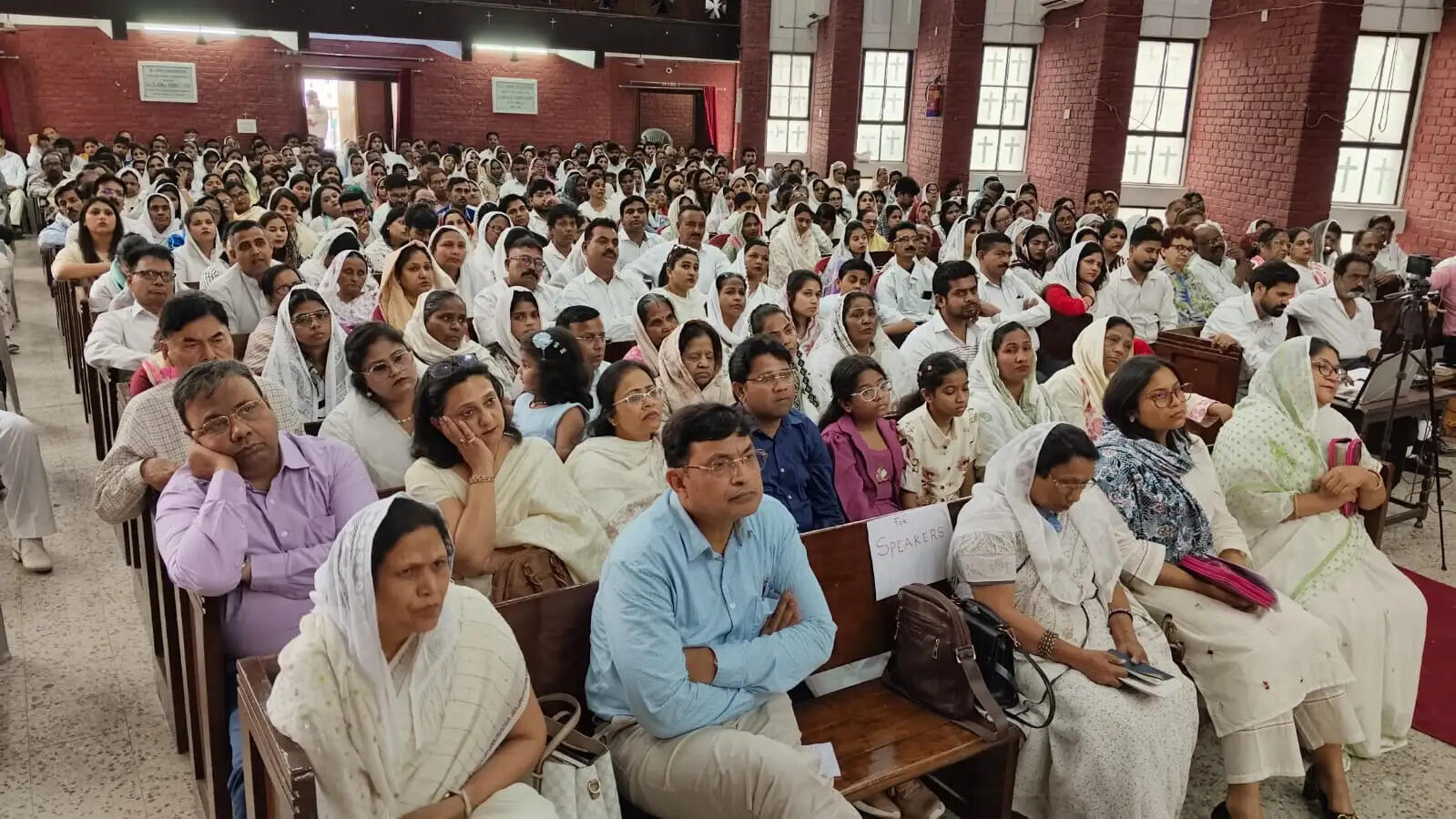 मुरादाबाद : गुड फ्राईडे पर चर्चों में की गईं प्रार्थनाएं, क्वायर्स ने गीत गाकर प्रभु यीशु को किया नमन