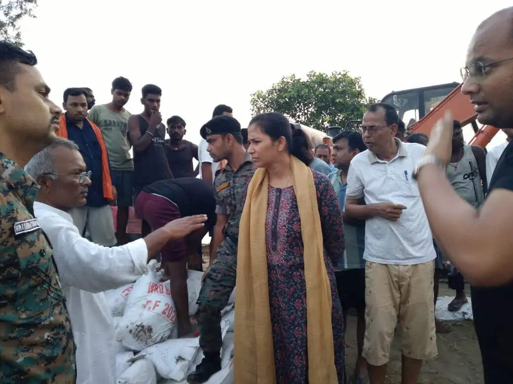 कजिकोरैया–राघोपुर मार्जिनल बांध में कटाव को लेकर जिला प्रशासन मुस्तैद