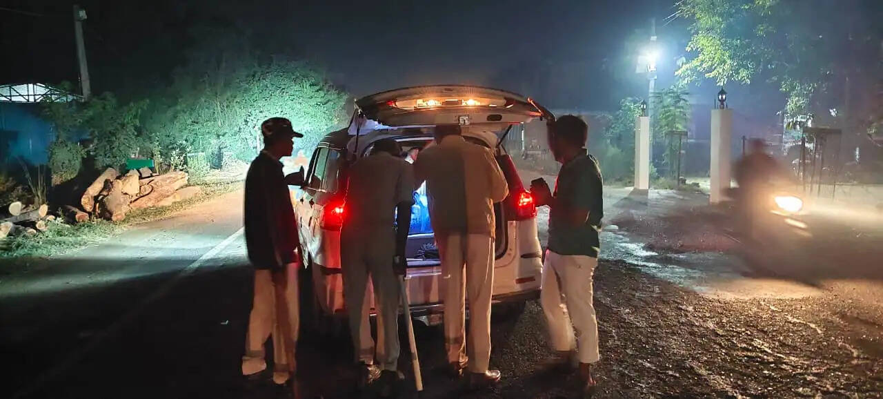 अपराध नियंत्रण व सुरक्षा को लेकर रात्रि वाहन जांच अभियान