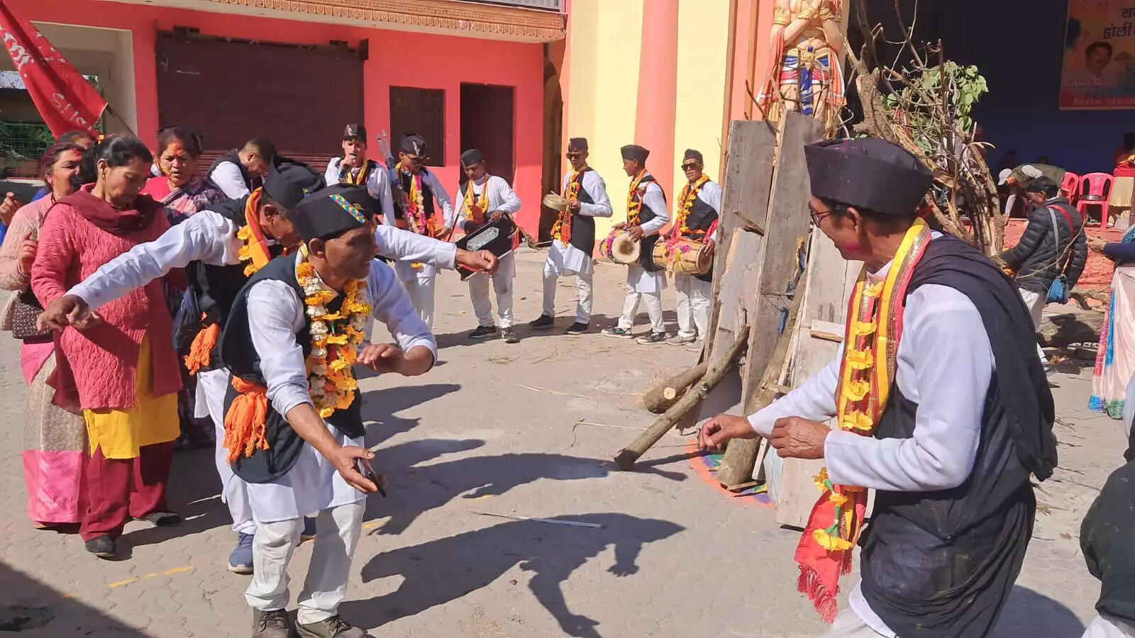 पौड़ी में होली मिलन कार्यक्रमों में जमकर उड़ा गुलाल