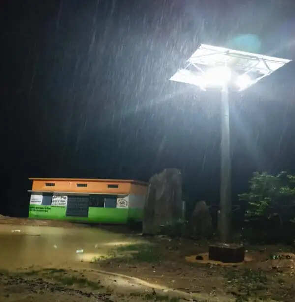 बीजापुर में सुदूर वनांचल के चौक-चौराहे सोलर हाई मास्ट से होंगे रोशन
