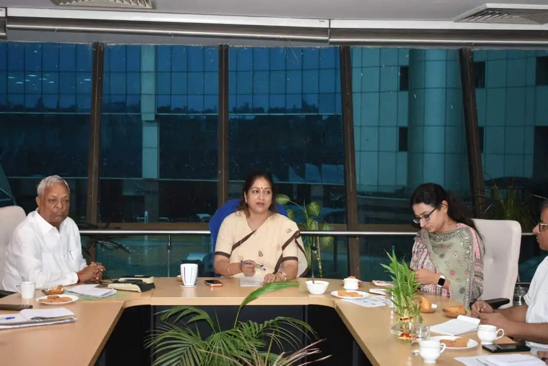 उपमहापौर ने पुरानी दिल्ली जोन में सफाई, अतिक्रमण एवं जनसुविधाओं को लेकर की उच्चस्तरीय समीक्षा बैठक