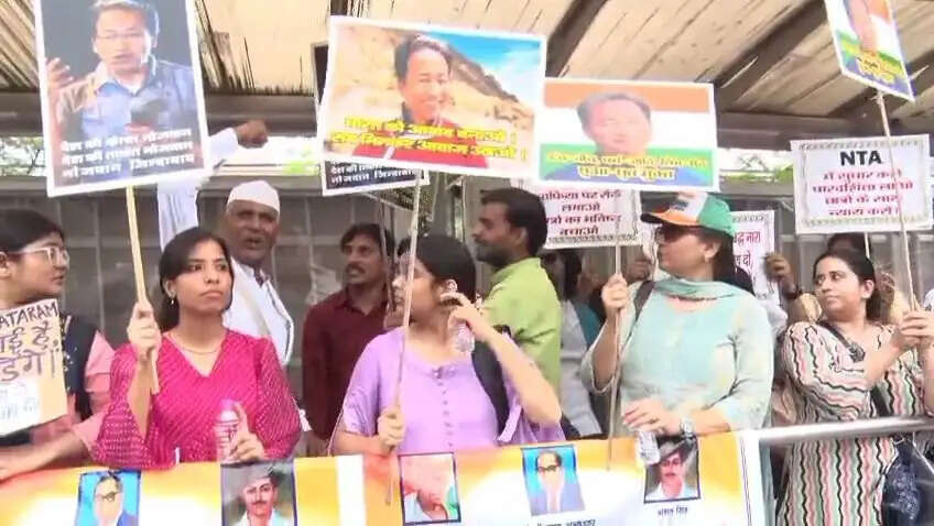 सोनम वांगचुक के समर्थन में जयपुर में सड़क पर उतरे लोग