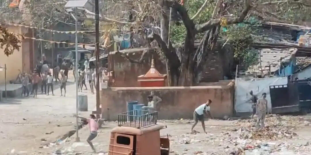 संशोधित : कुल्टी में हिंसा, बमबाजी और फायरिंग से दहला इलाका