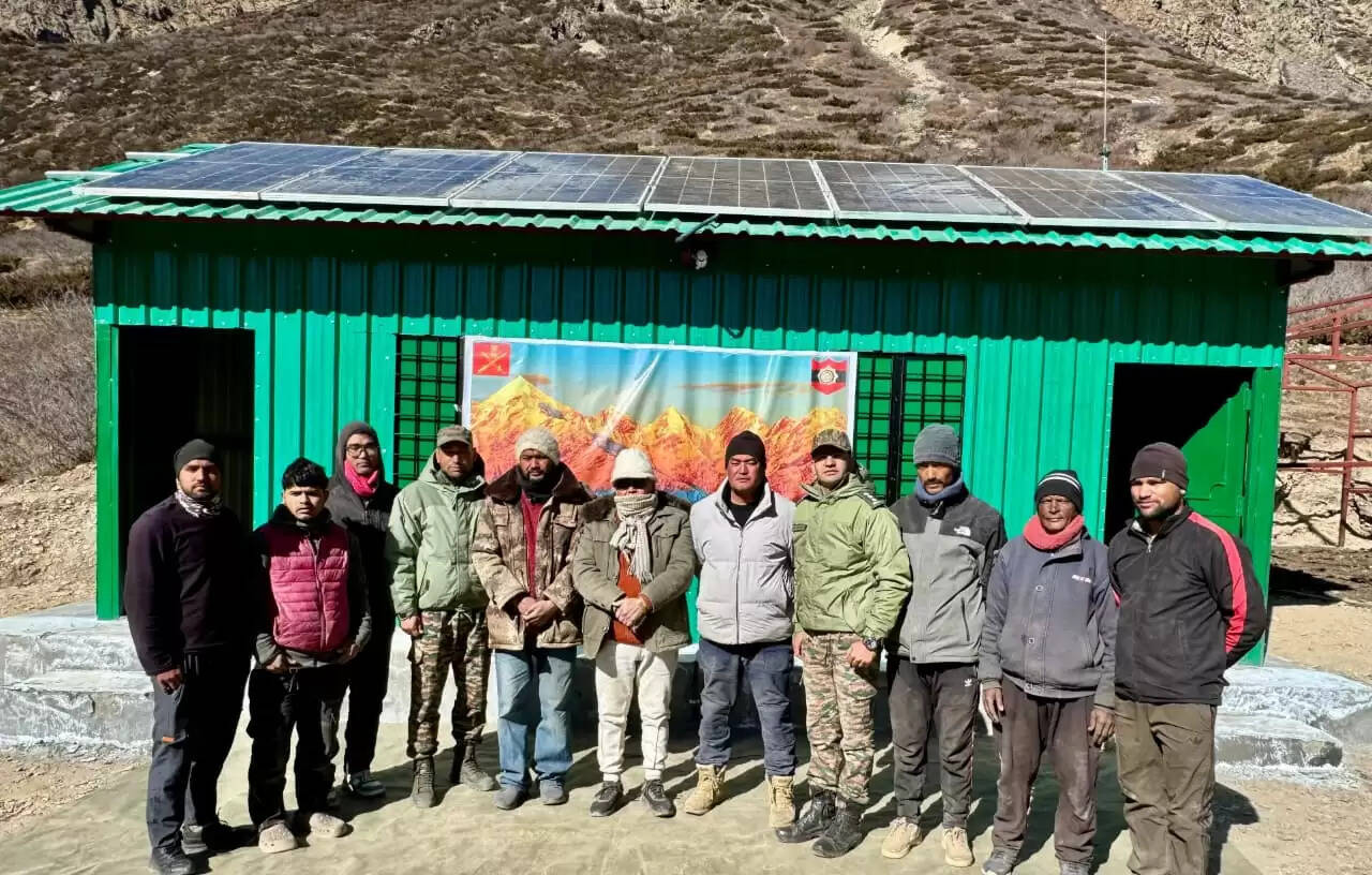 सेना ने किया मिलम गांव के ग्रामीणों को सामुदायिक भवन और पॉलीहाउस समर्पित