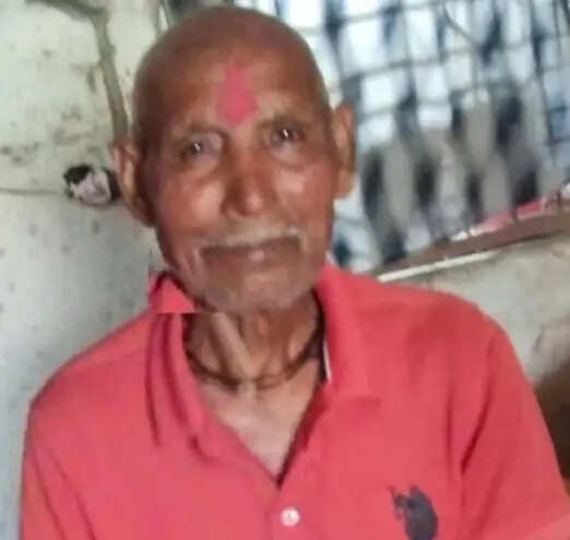 आकाशीय बिजली से खेत में काम कर रहे वृद्ध किसान की मौत