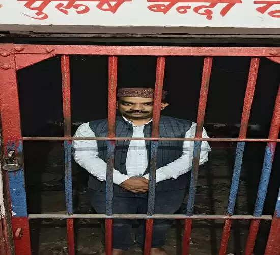 भाजपा नेता के खिलाफ अभद्र टिप्पणी करने वाला सपा नेता अकमल इमाम गिरफ्तार