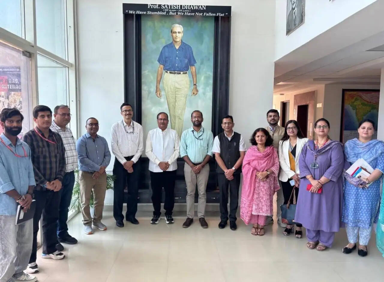 अंतरिक्ष विज्ञान और तकनीक में उभरते अवसरों पर हुआ संवाद, विद्यार्थियों ने प्रदर्शित किए प्रोजेक्ट