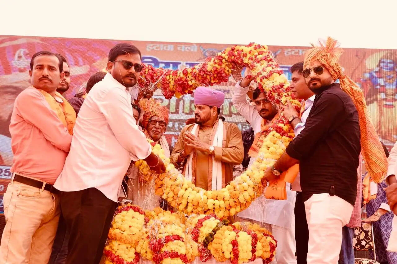 अगर हम होते तो कांग्रेस को पच्चीस से ज्यादा सीट न देते : बृजभूषण शरण सिंह