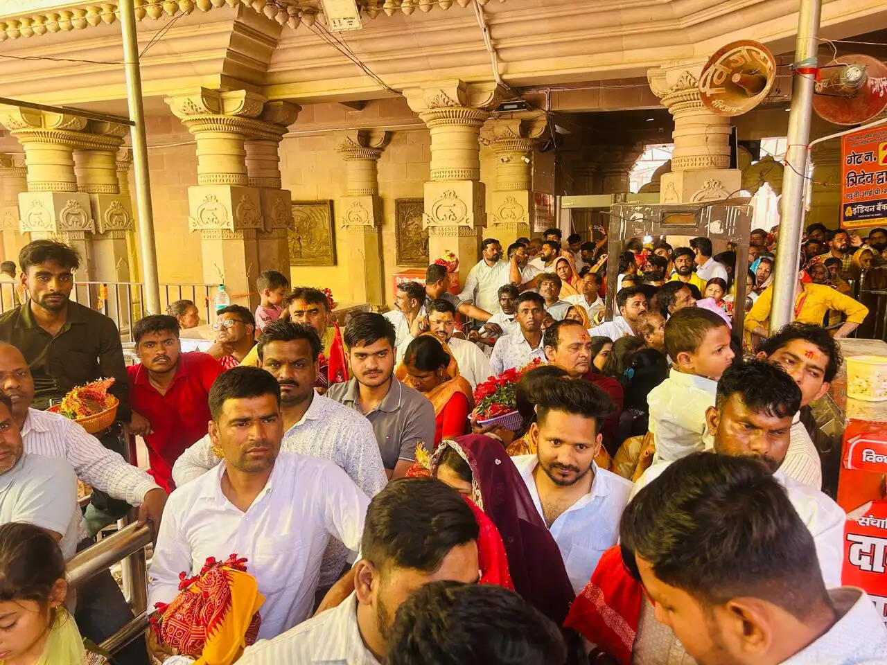 विंध्यवासिनी धाम में महाअष्टमी पर उमड़ा आस्था का सैलाब, चार लाख श्रद्धालुओं ने किया दर्शन