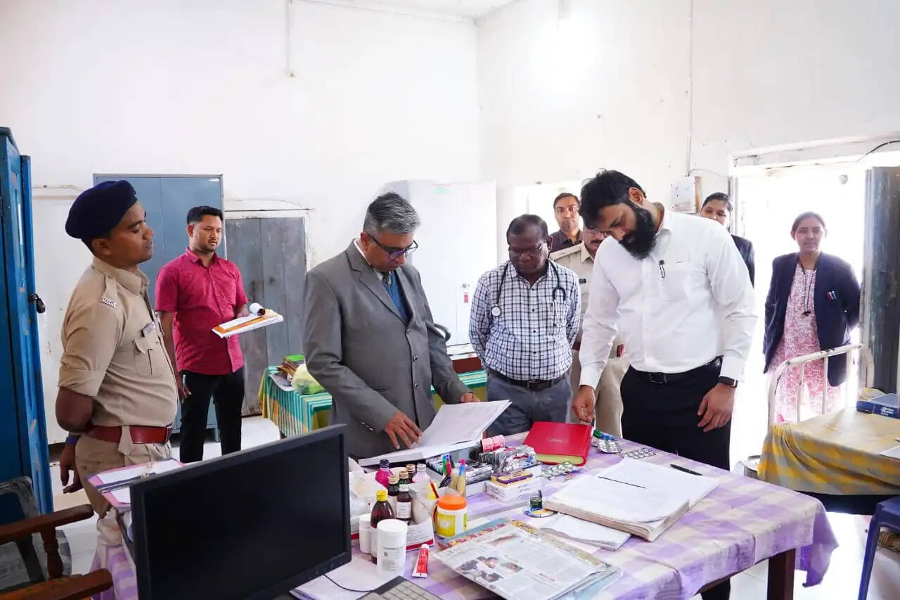 जिला जेल जशपुर का औचक निरीक्षण, बंदियों की सुविधाओं और व्यवस्थाओं का लिया गया जायजा