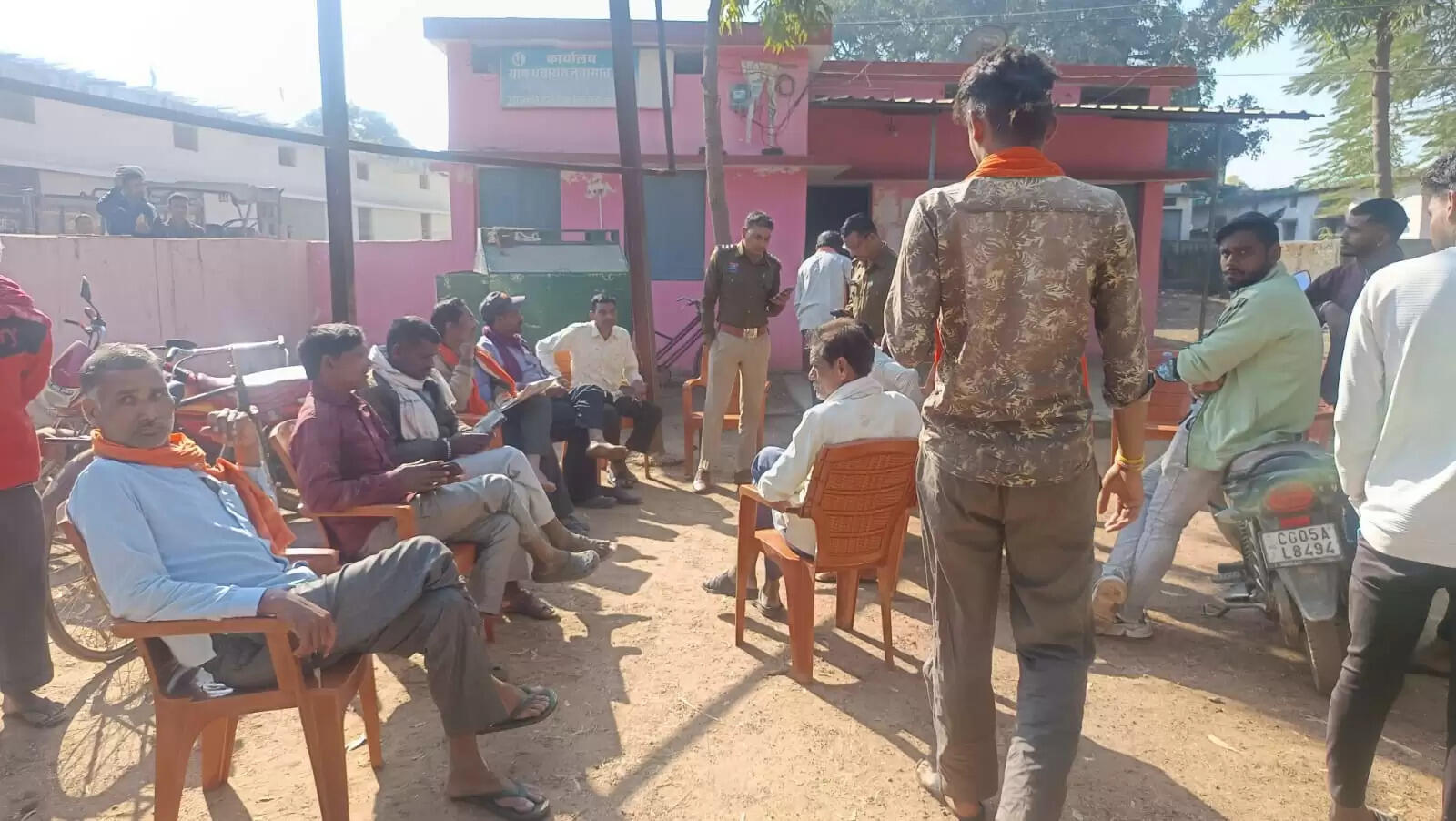 मतांतरित महिला का शव का अंतिम संस्कार करने से ग्रामीणों ने किया विरोध