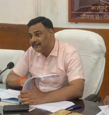 नाविकों की सुरक्षा और कल्याण के लिए प्रशासन सक्रिय, हर नाव में अनिवार्य होंगे सुरक्षा उपकरण