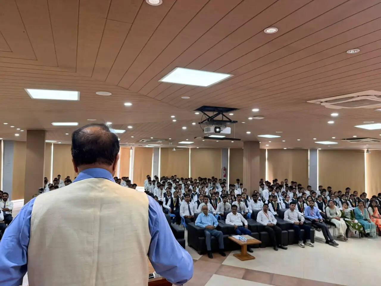 फार्मेसी क्षेत्र में बढ़ रहे रोजगार के अवसर : डॉ. राजशेखरन