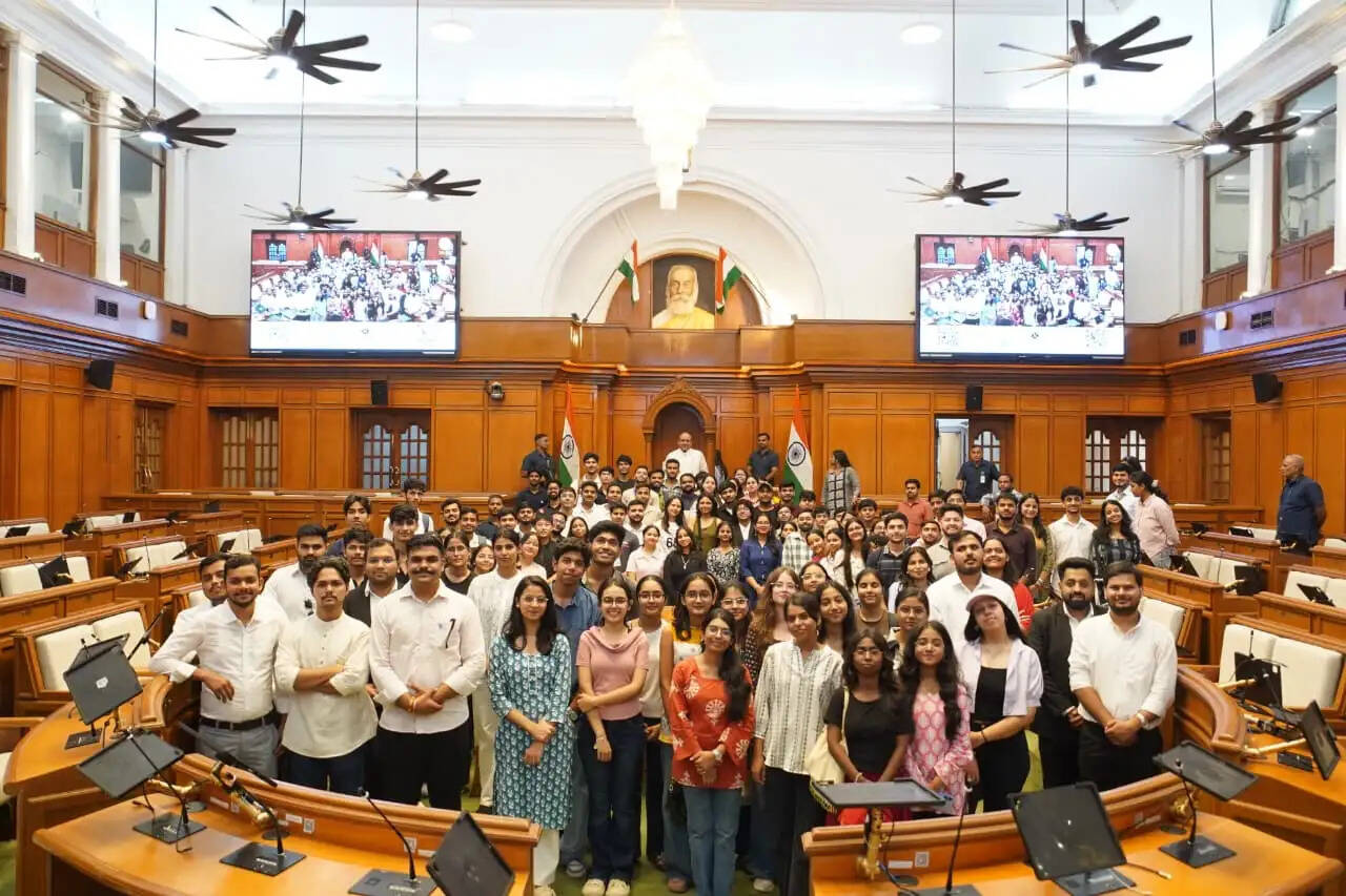 राजनीति में आकर विकसित भारत के निर्माण में अपना योगदान दें विद्यार्थी : विजेंद्र गुप्ता