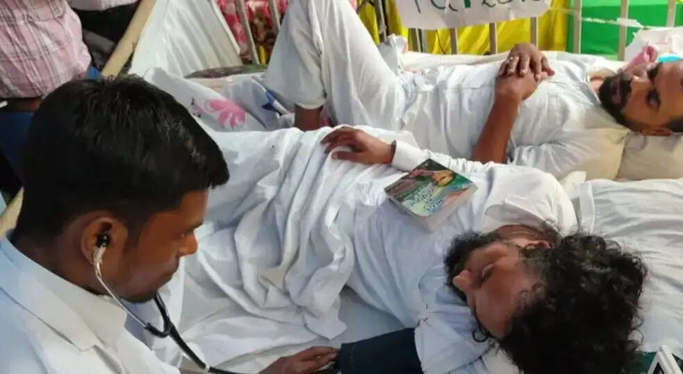 (अपडेट) सोनम वांगचुक की अपील पर देवेंद्र नाथ महतो ने तोड़ा निर्जला अनशन, आंदोलन रहेगा जारी